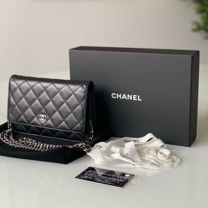 SOLD❌ Chanel Classic Wallet on Chain WOC